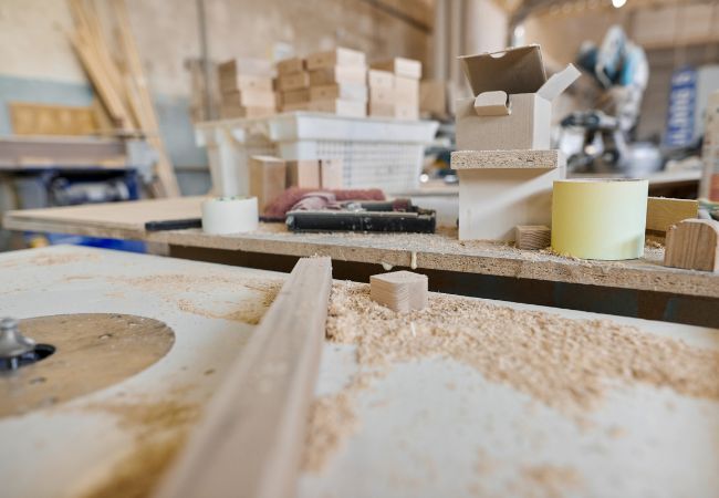 Fractional CFO Services for Carpentry Companies